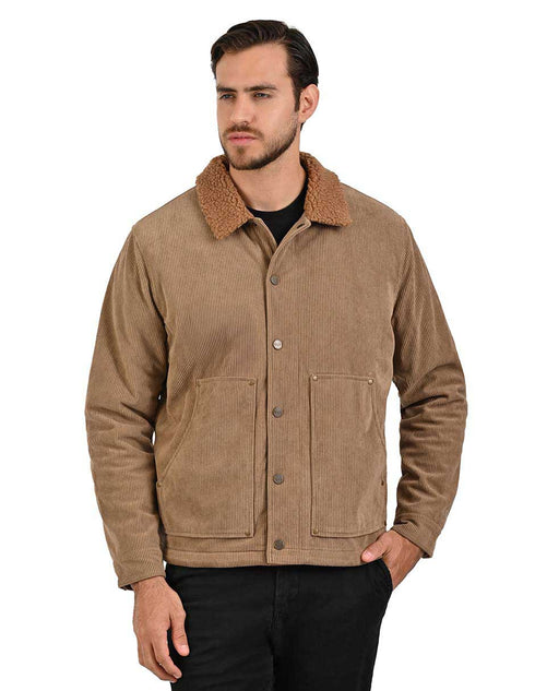 Chamarra trucker WRANGLER para caballero confeccionada en tela con apariencia de pana.